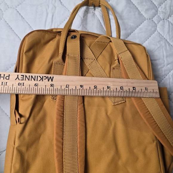 Kånken Men\'s Backpack - Mustard Yellow